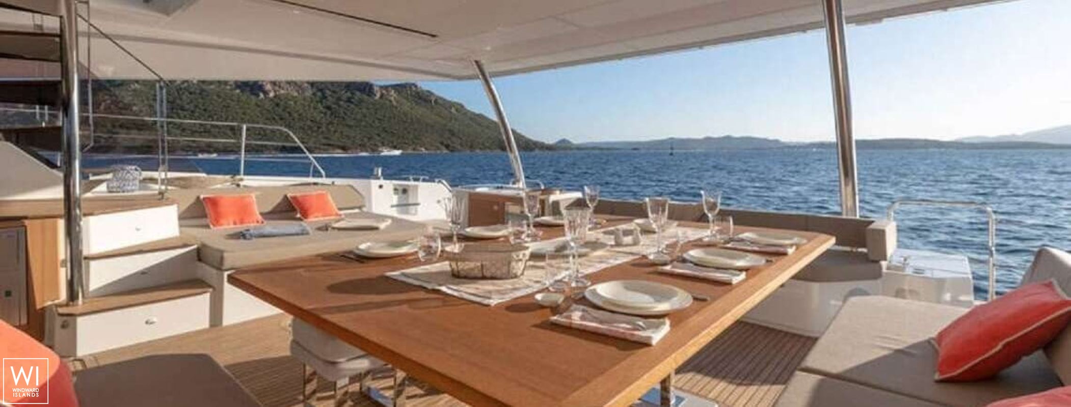 LOOMA  Fountaine Pajot Alegria 67 Exterior 7