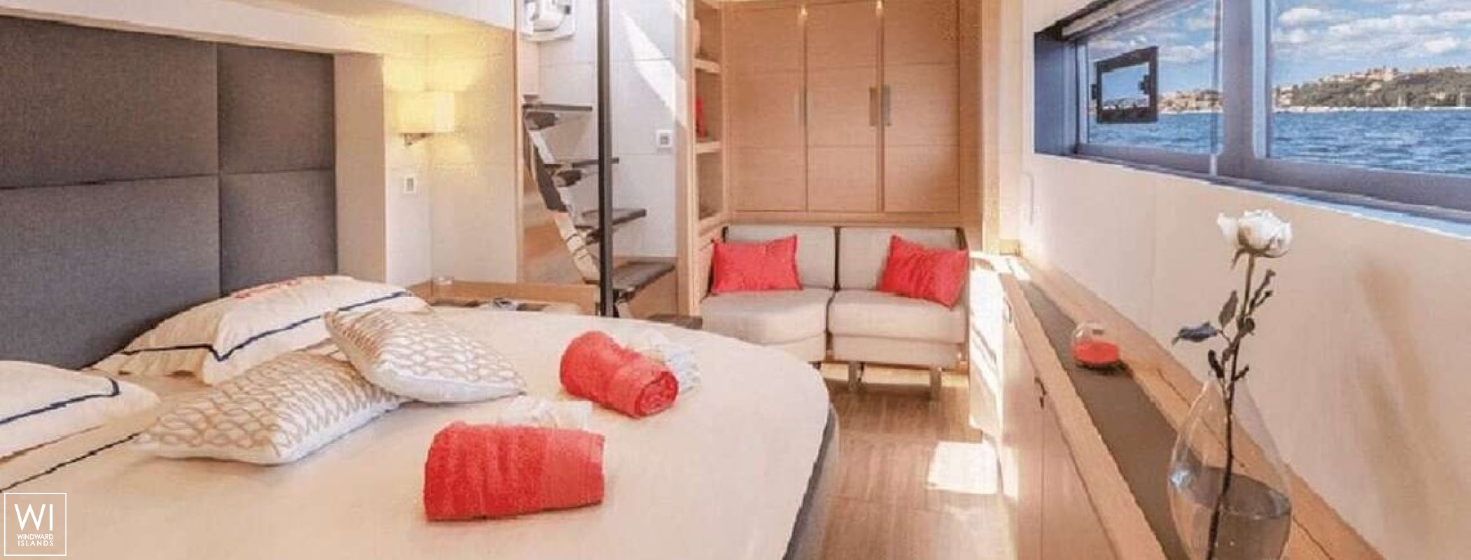 LOOMA  Fountaine Pajot Alegria 67 Interior 10