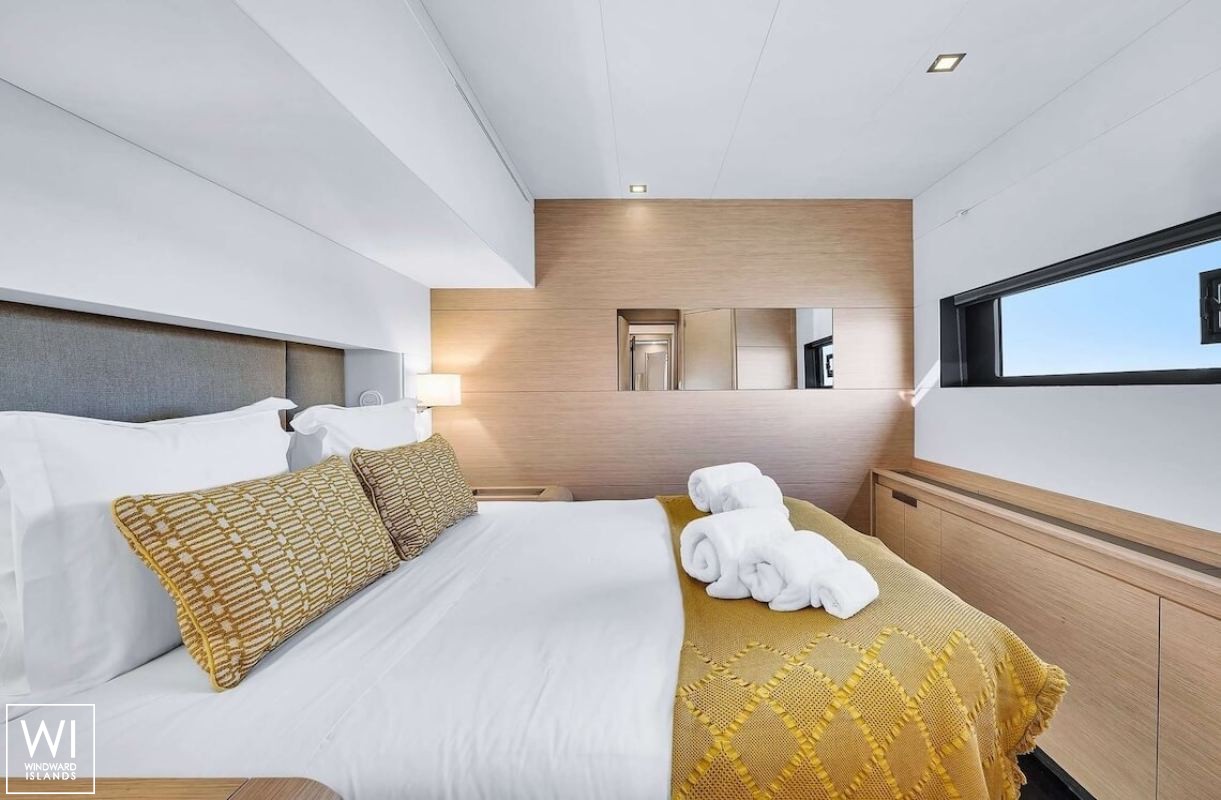 NEOW  Fountaine Pajot Alegria 67 Interior 10