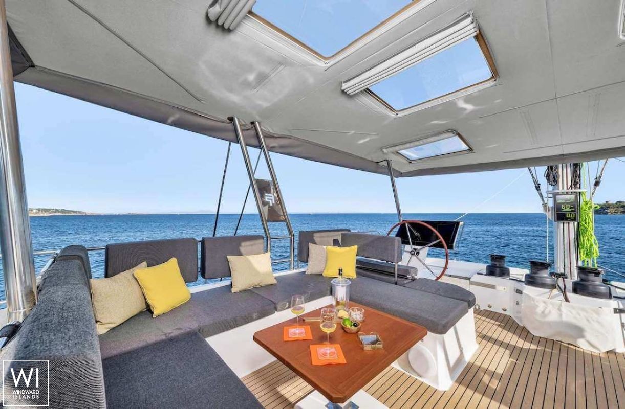NEOW  Fountaine Pajot Alegria 67 Exterior 3