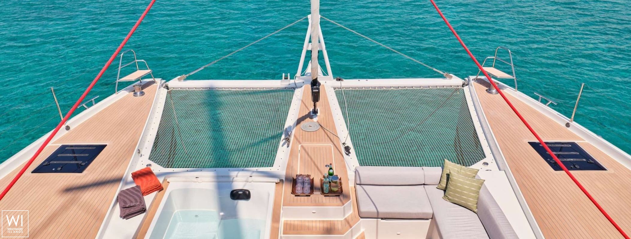 Alegria 67 Fountaine Pajot Exterior 3