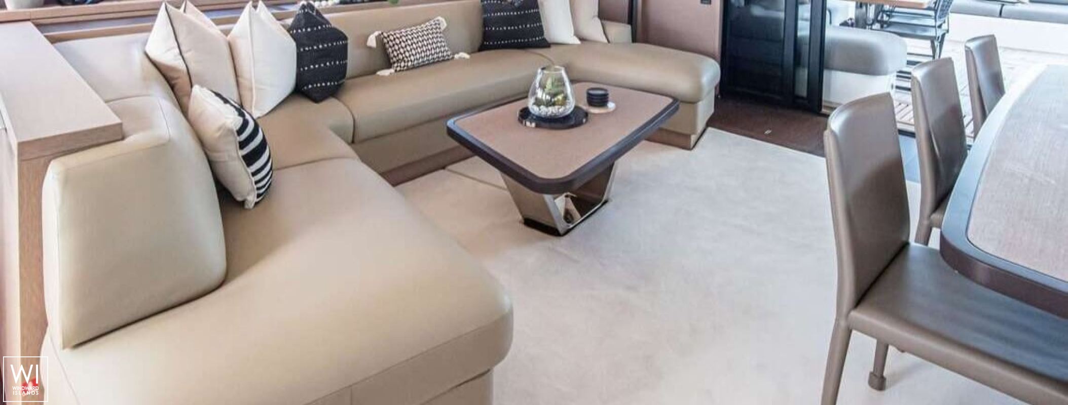 C’EST LA VIE  Lagoon Catamaran Power 67 Interior 12