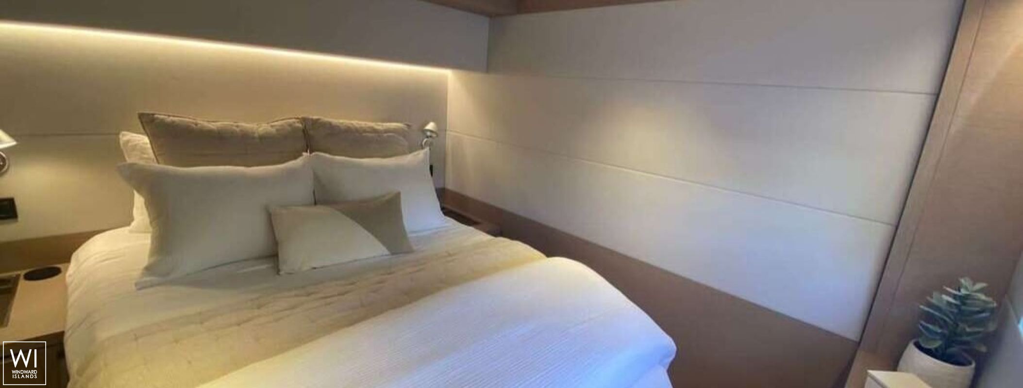 C’EST LA VIE  Lagoon Catamaran Power 67 Interior 14