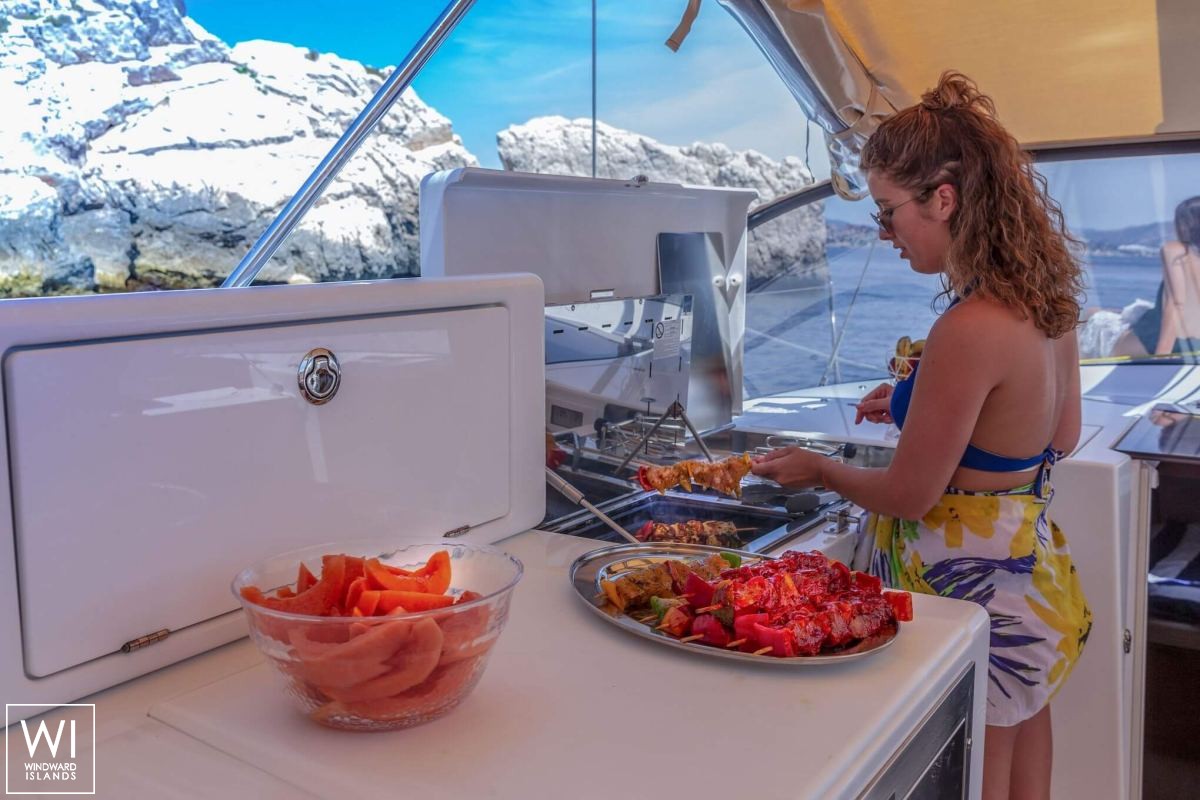 Sun Loft 47 Jeanneau Exterior 6