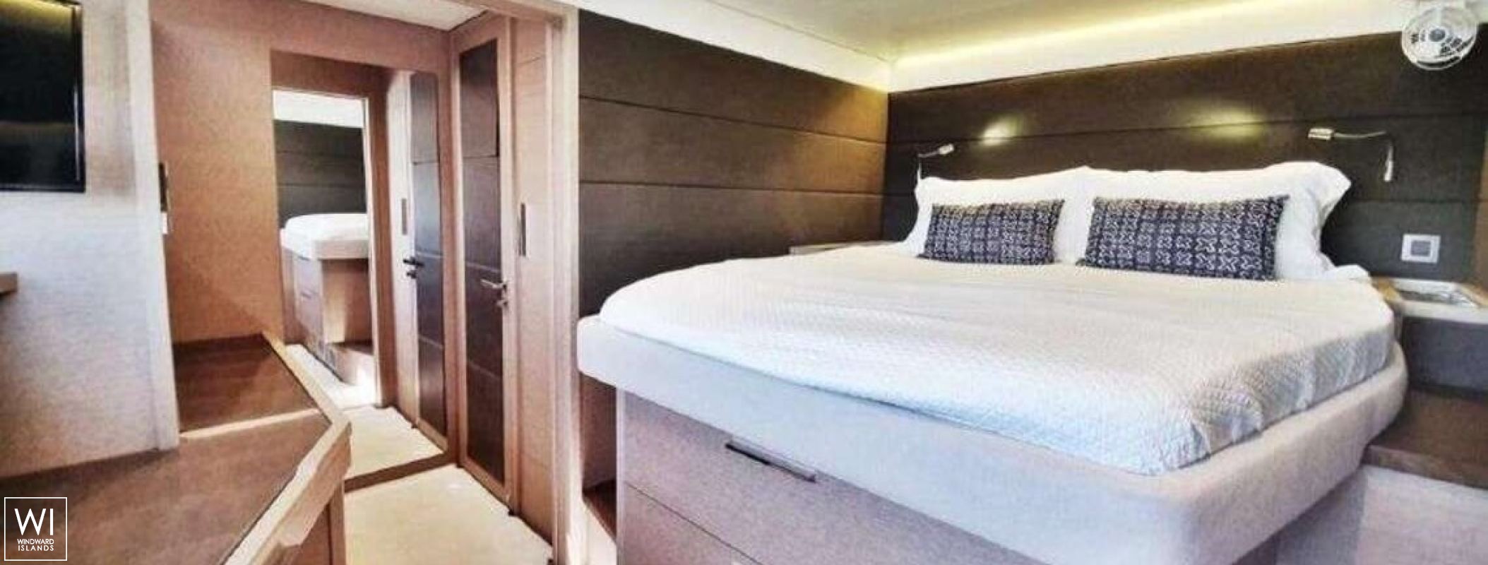 MARE BLU  Lagoon Catamaran Power 630 Interior 14