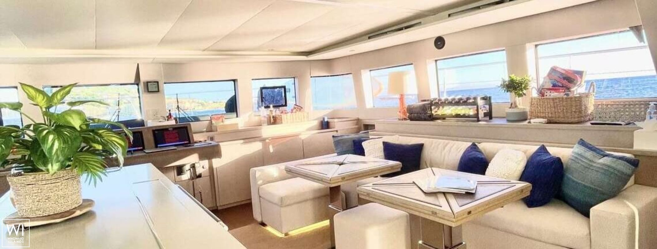 MARE BLU  Lagoon Catamaran Power 630 Interior 10
