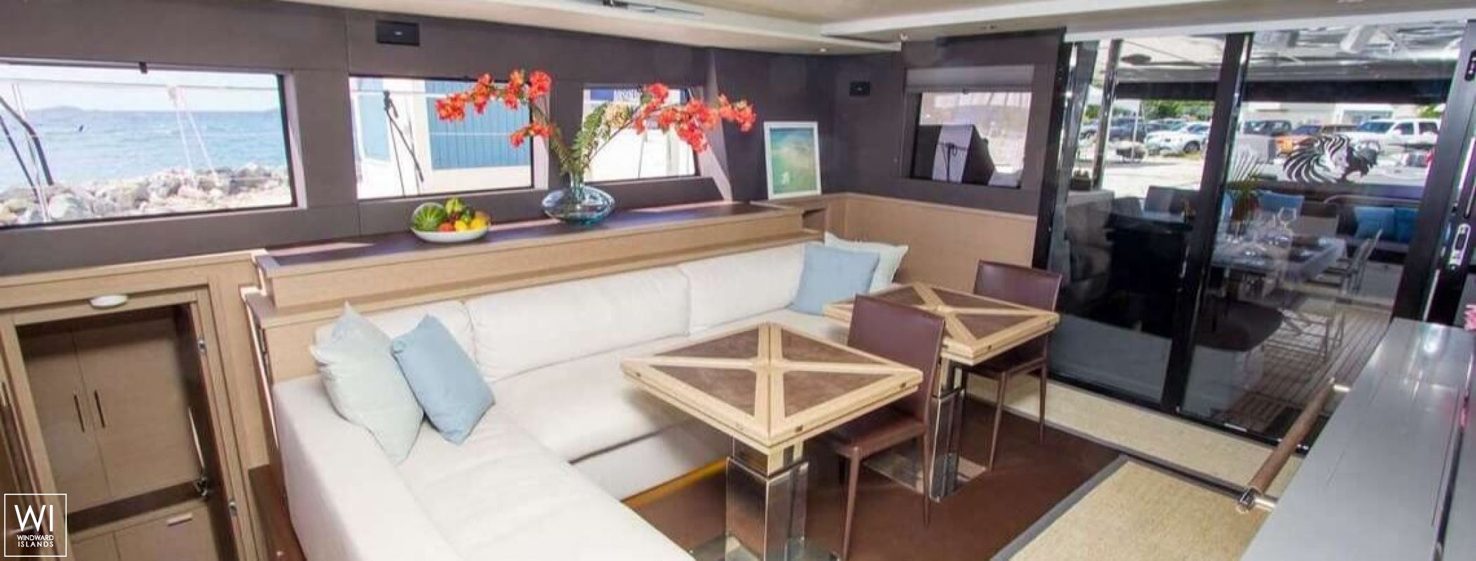 JAN'S FELION  Lagoon Catamaran Power 630 Interior 16