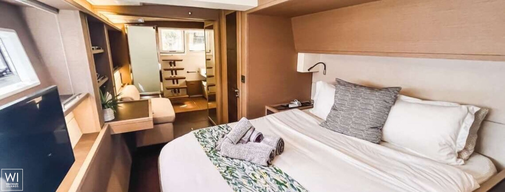 JAN'S FELION  Lagoon Catamaran Power 630 Interior 18