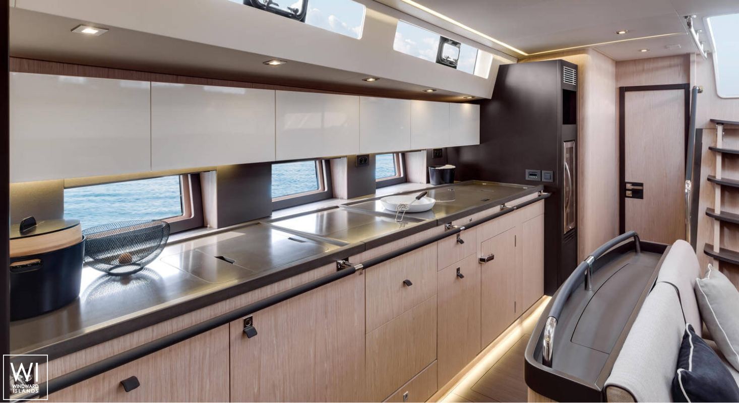 Oceanis  62 Beneteau Interior 3
