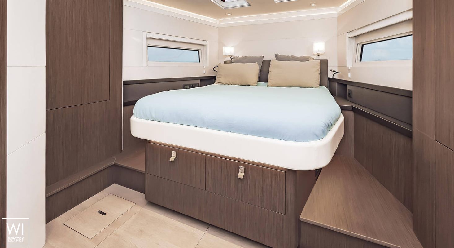Oceanis  62 Beneteau Interior 11