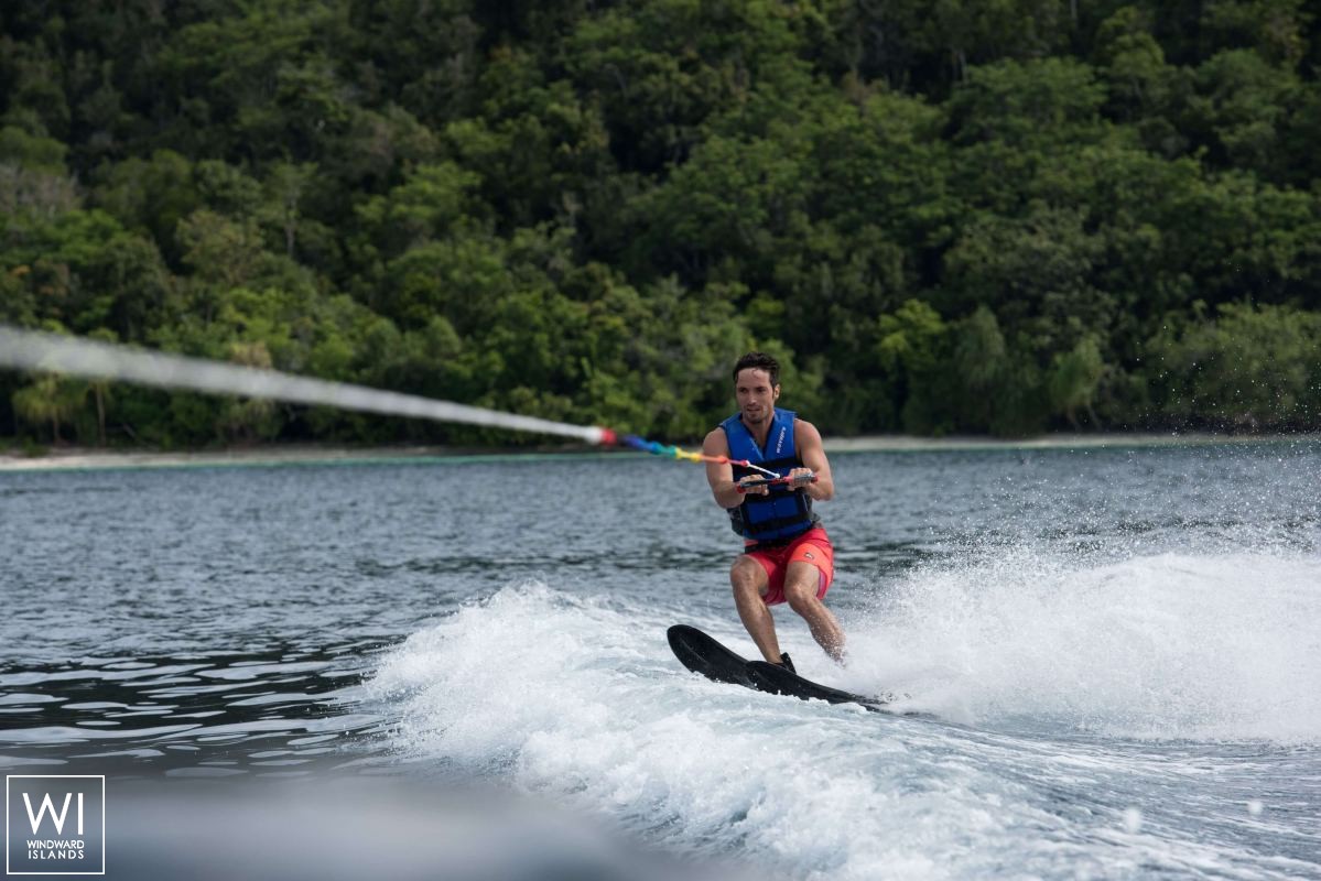Sequoia  Konjo Schooner 86ft Interior 2