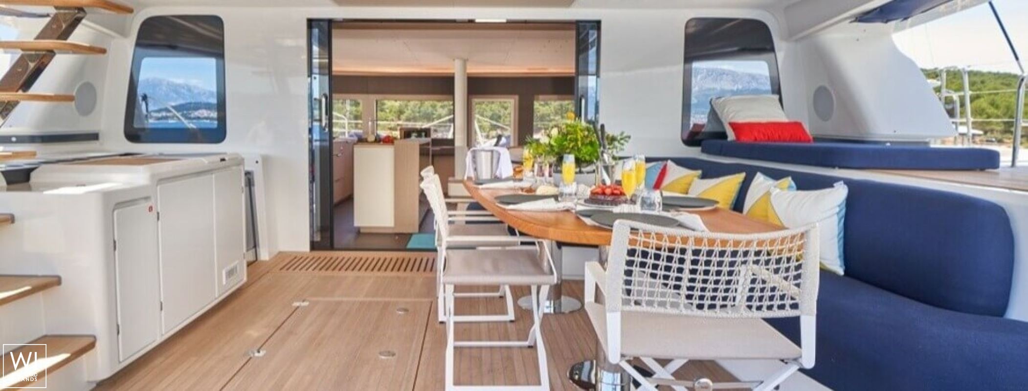 AMADA MIA  Lagoon Catamaran Lagoon 65 Exterior 14