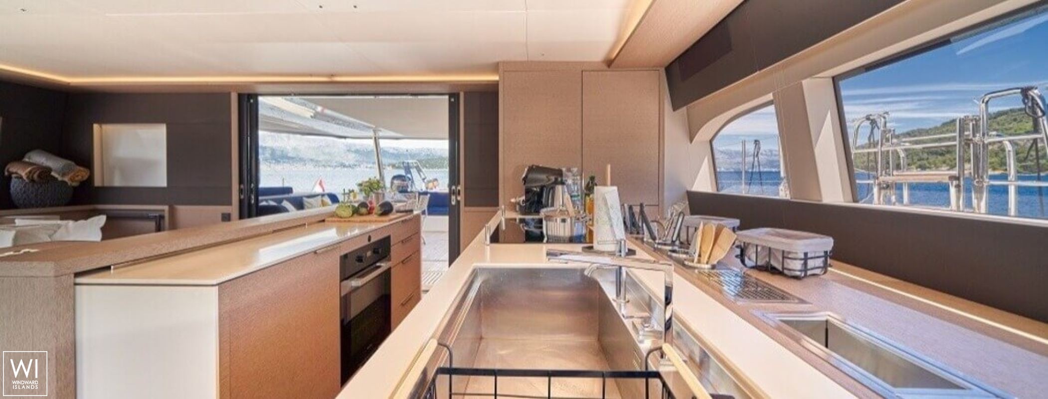 AMADA MIA  Lagoon Catamaran Lagoon 65 Interior 18