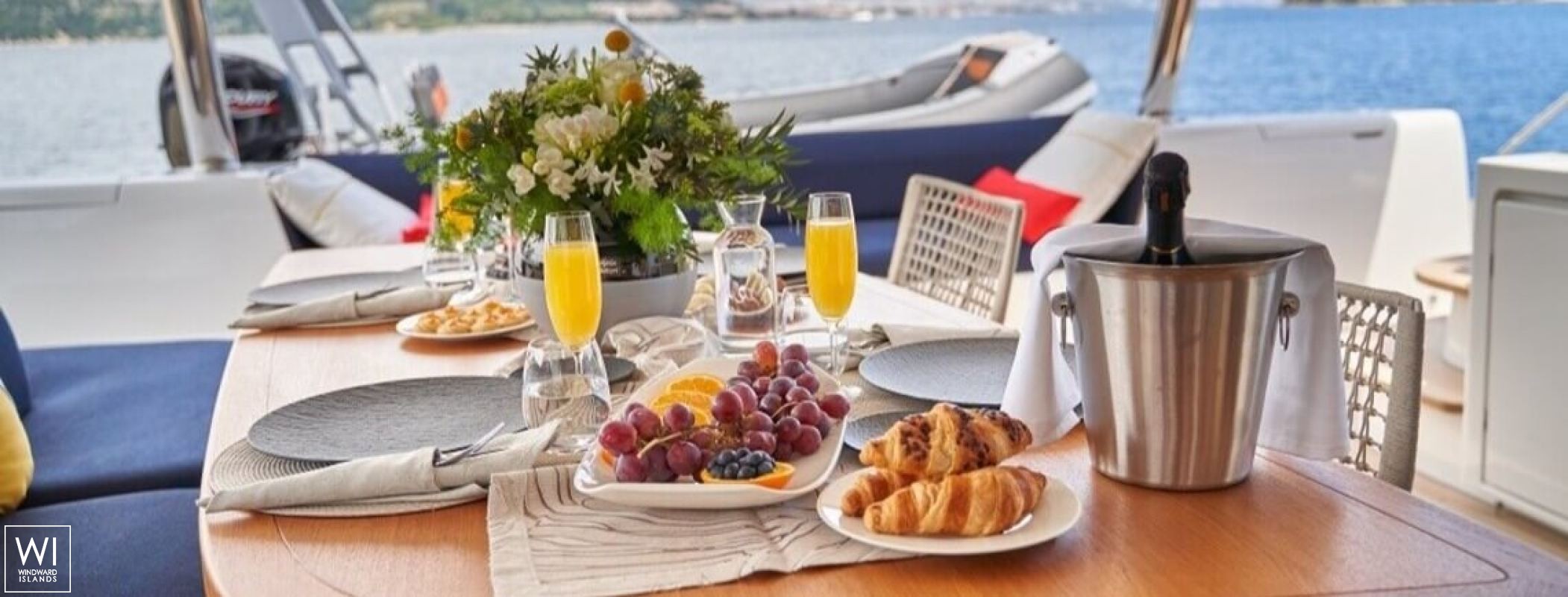 AMADA MIA  Lagoon Catamaran Lagoon 65 Exterior 7