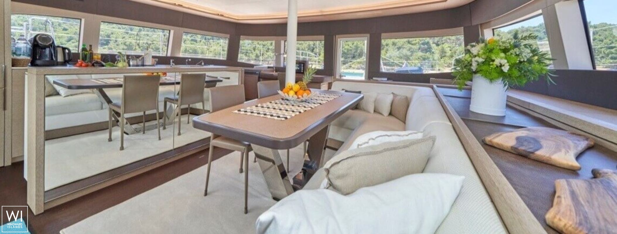 AMADA MIA  Lagoon Catamaran Lagoon 65 Exterior 8