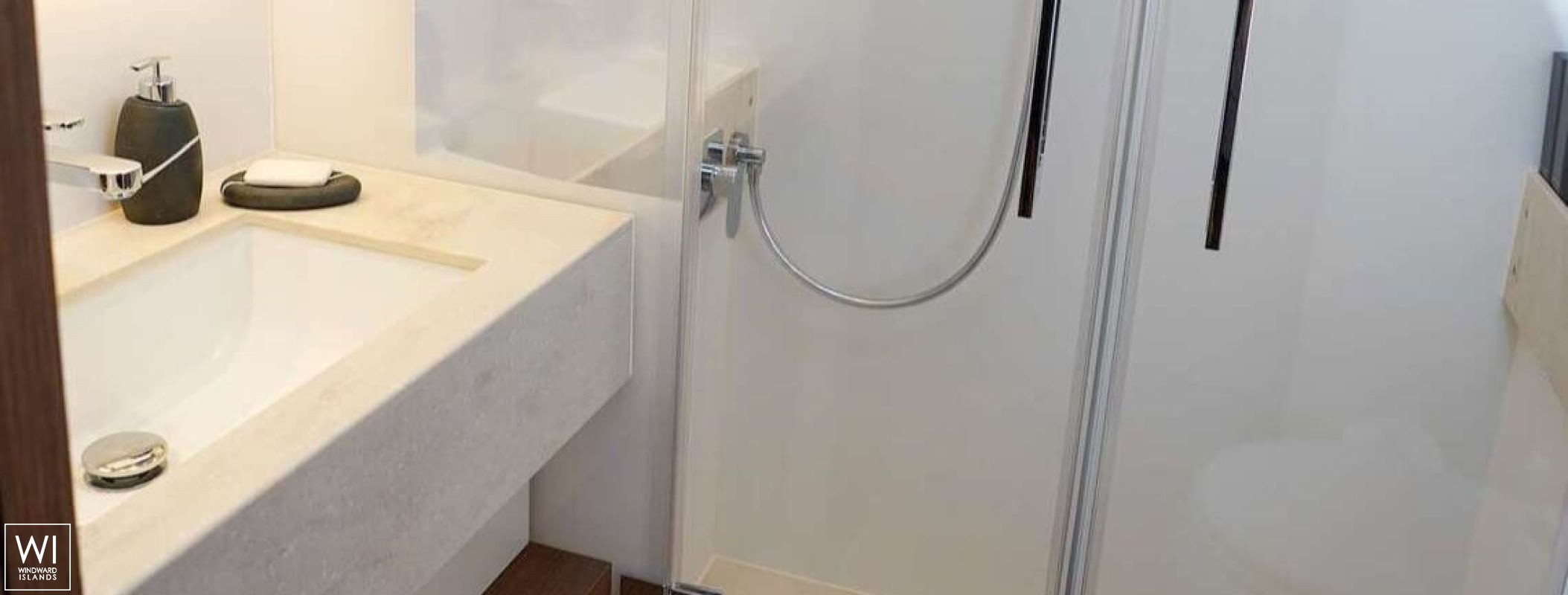 JUSTIFIED HORIZONS  Lagoon Catamaran Lagoon 65 Interior 22