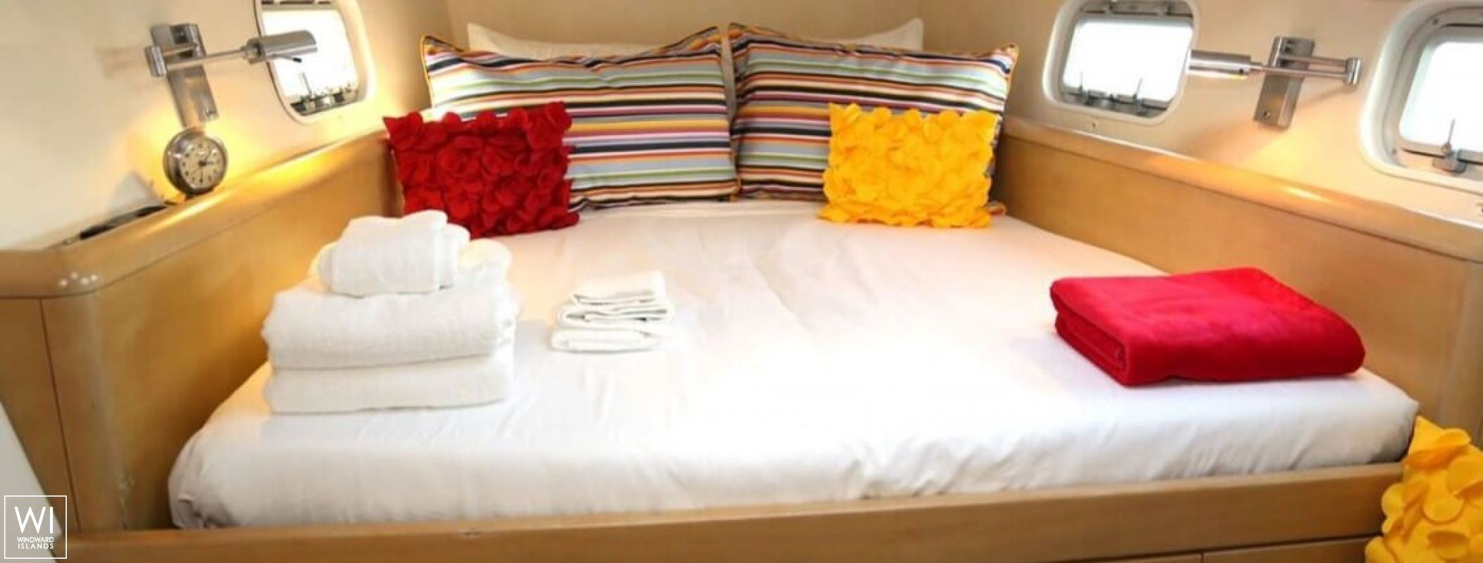 FUERTE  Lagoon Catamaran Lagoon 65 Interior 8