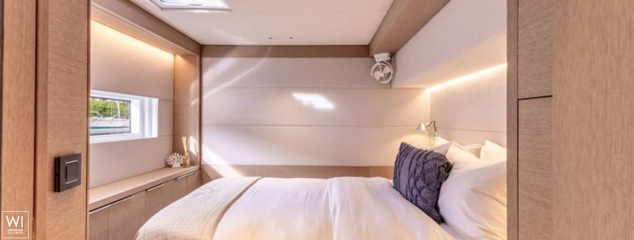 ENDLESS SUMMER III  Lagoon Catamaran Lagoon 65 Interior 1