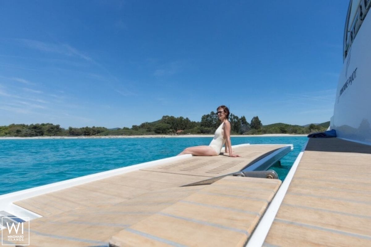 MY 44 Fountaine Pajot Exterior 4