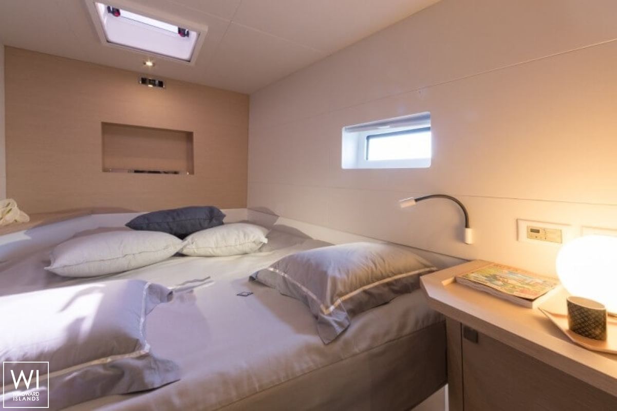 MY 44 Fountaine Pajot Interior 8