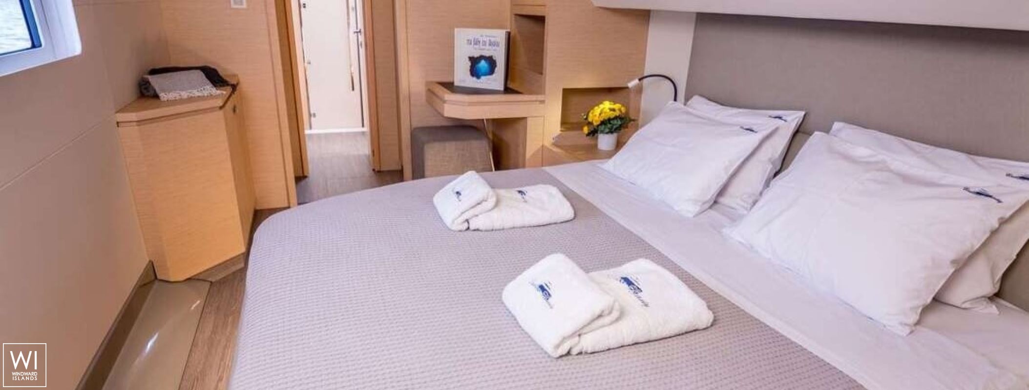 Endless Beauty  Fountaine Pajot MY 44 Interior 10