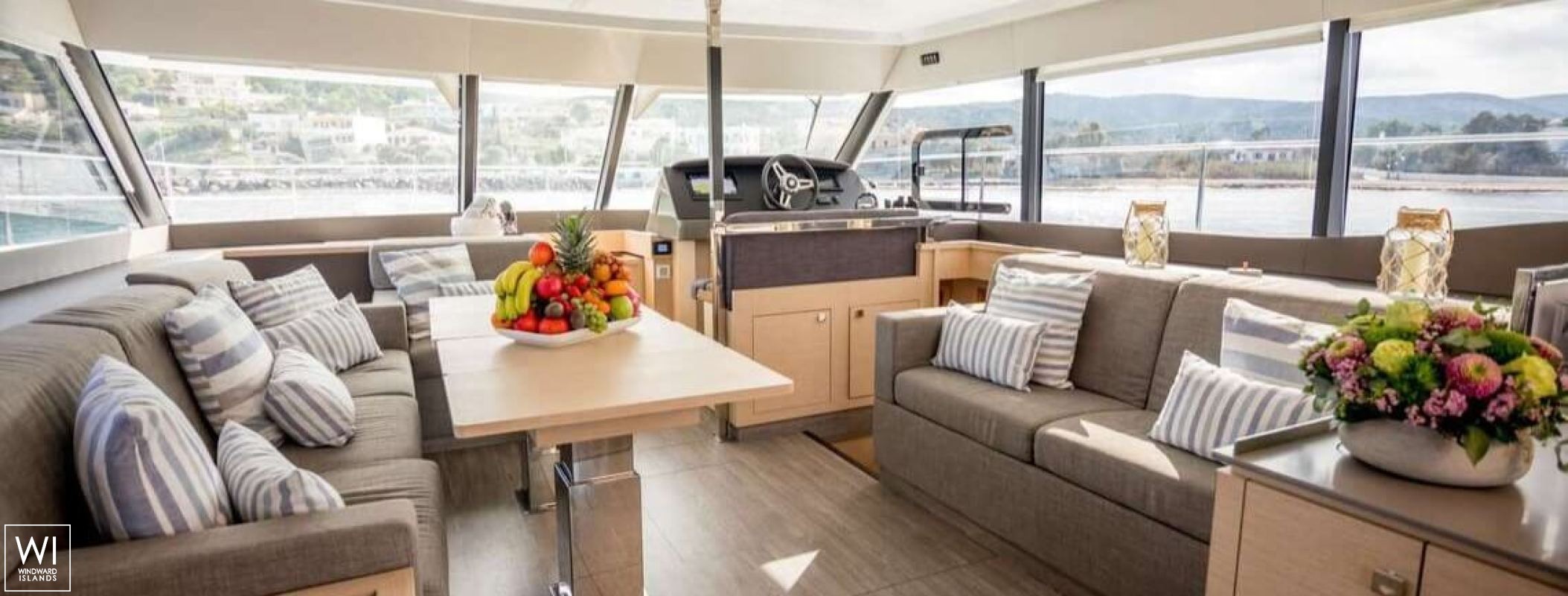 Endless Beauty  Fountaine Pajot MY 44 Interior 12