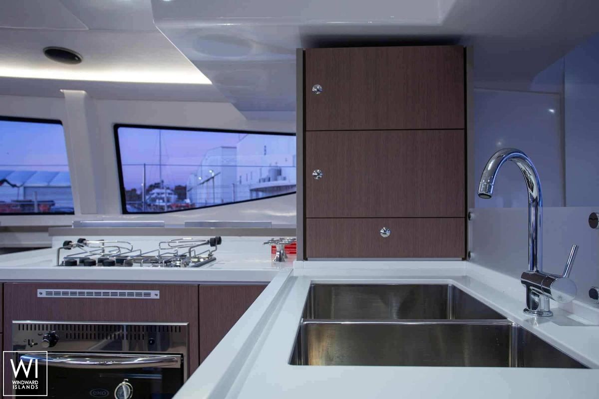 KOS 48.1  Catana Catamaran Bali 4.8 Interior 10