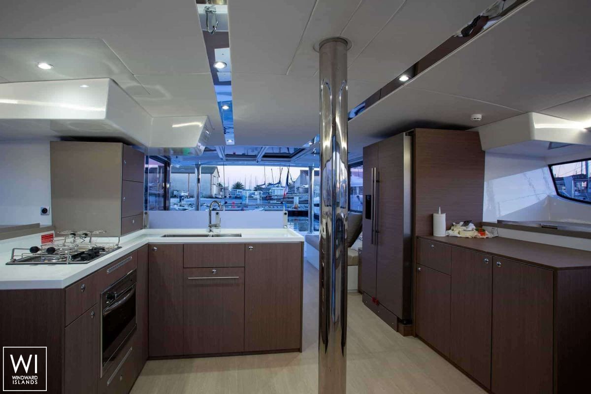 KOS 48.1  Catana Catamaran Bali 4.8 Interior 12
