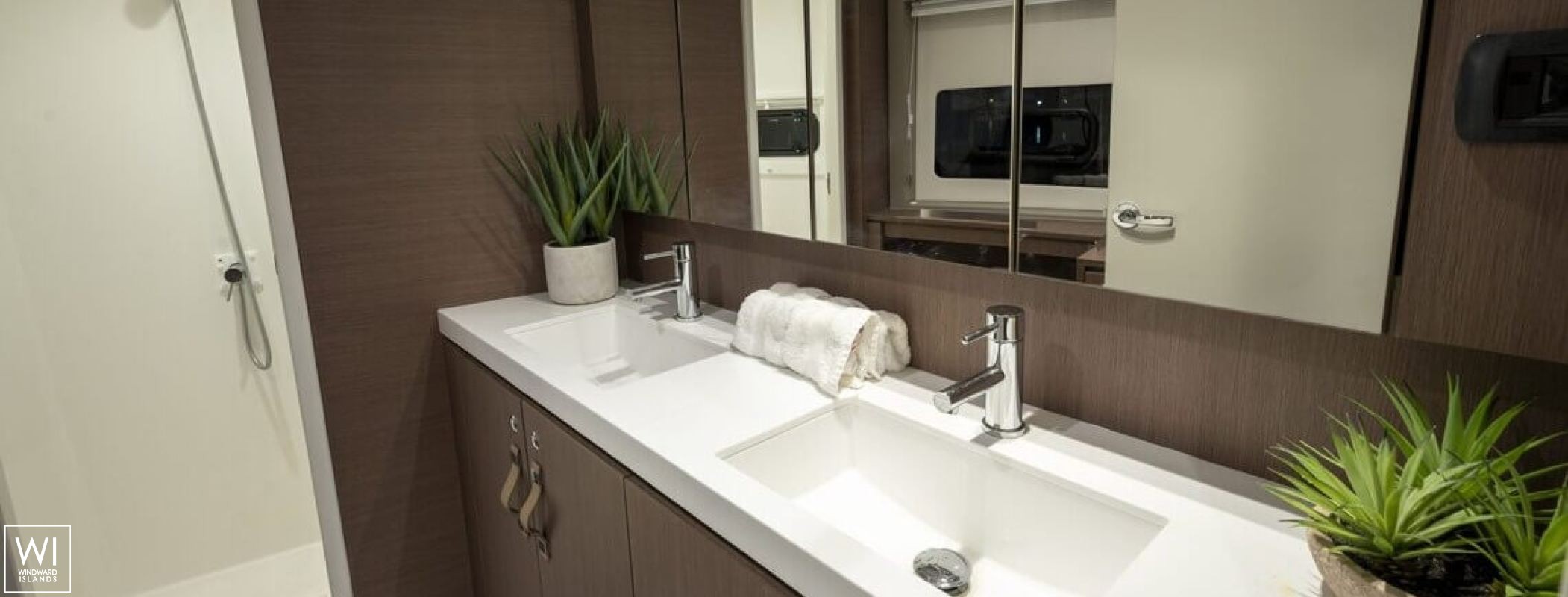 Happy Fifty  Catana Catamaran Bali 4.8 Interior 16