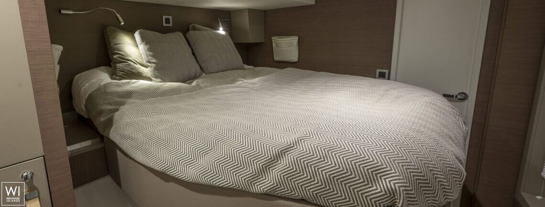 Happy Fifty  Catana Catamaran Bali 4.8 Interior 17