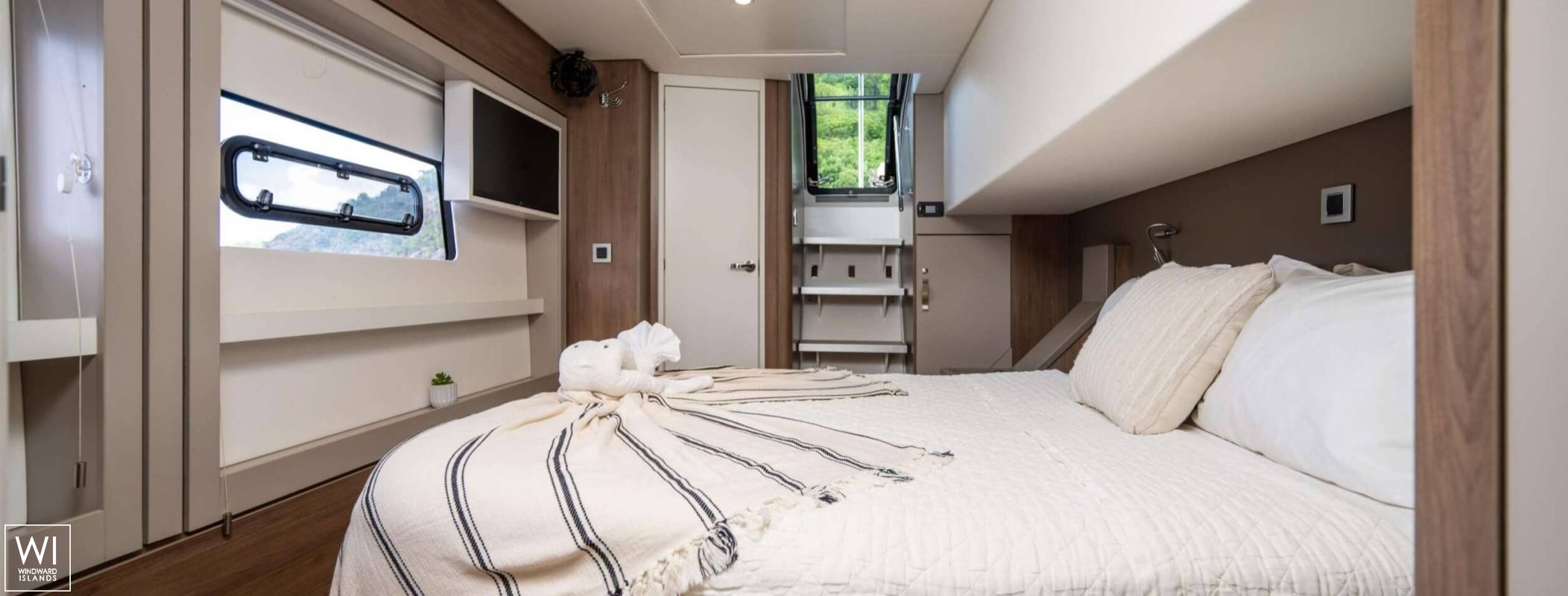 OCEANA   Catana Catamaran Bali 4.8 Interior 17