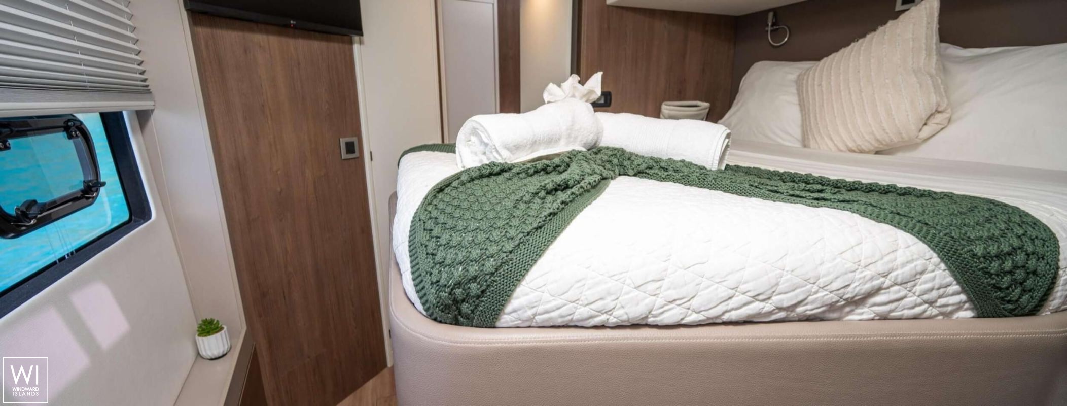 OCEANA   Catana Catamaran Bali 4.8 Interior 19