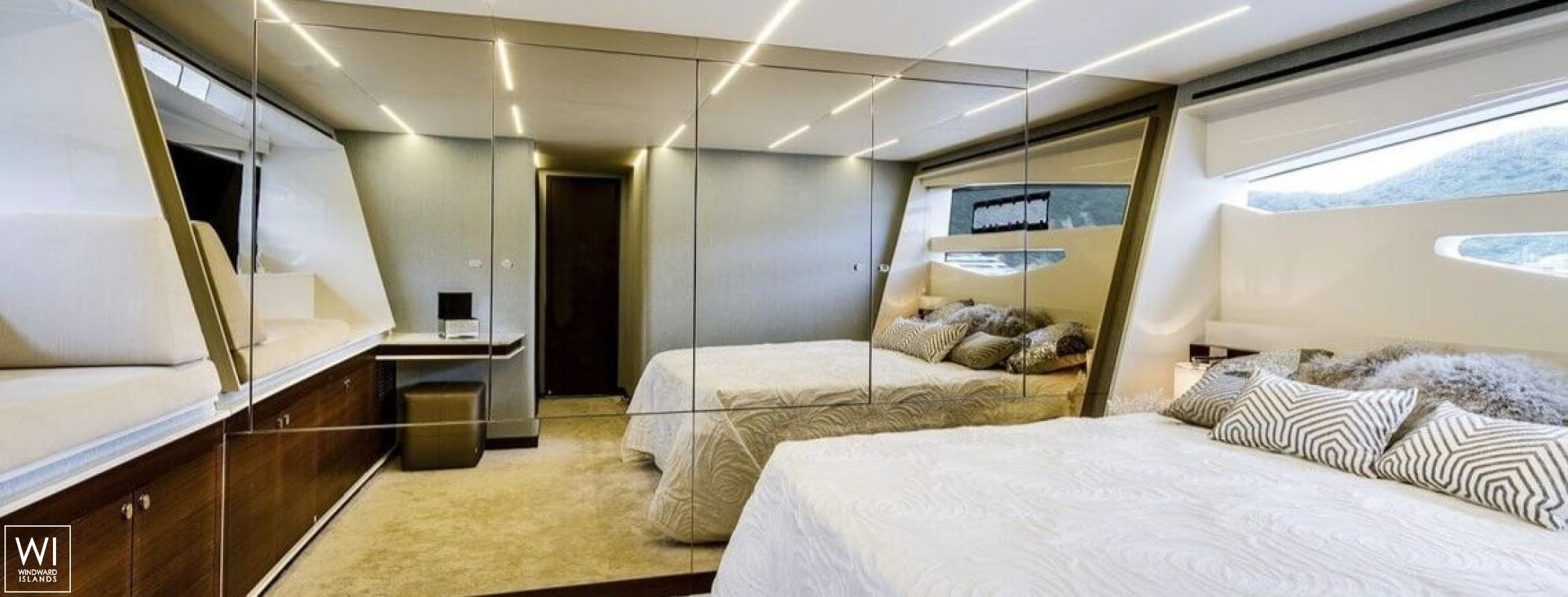 SPUTNIK  Numarine Yachts Fly 62 Interior 10