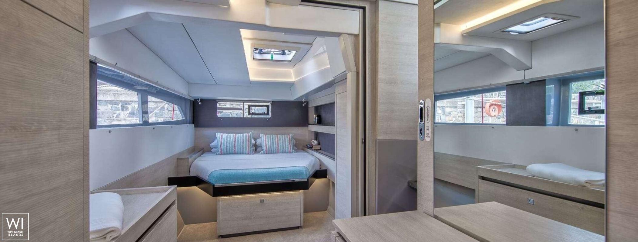 Boatox  Robertson & Caines Leopard  50 Interior 11