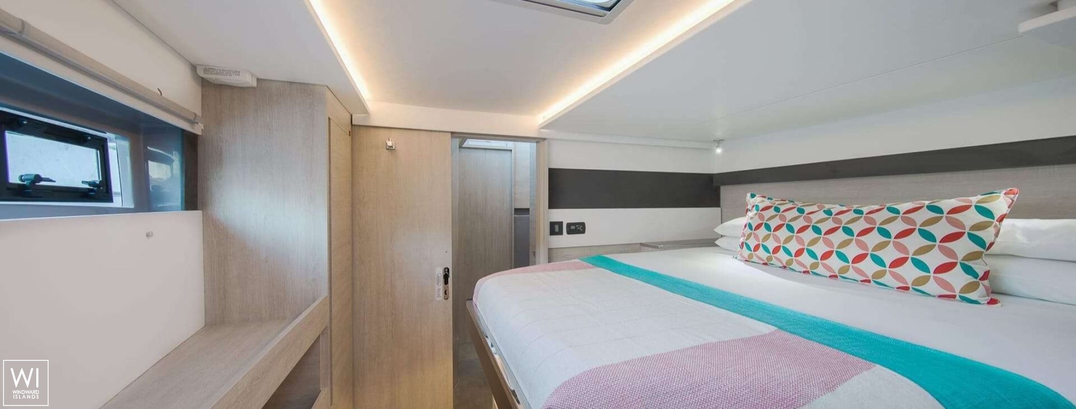 Boatox  Robertson & Caines Leopard  50 Interior 12