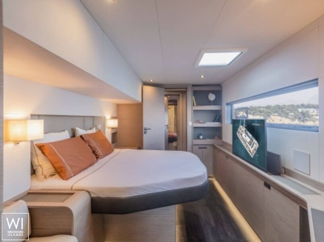 OKINAWA  Fountaine Pajot Samana 59 Interior 1