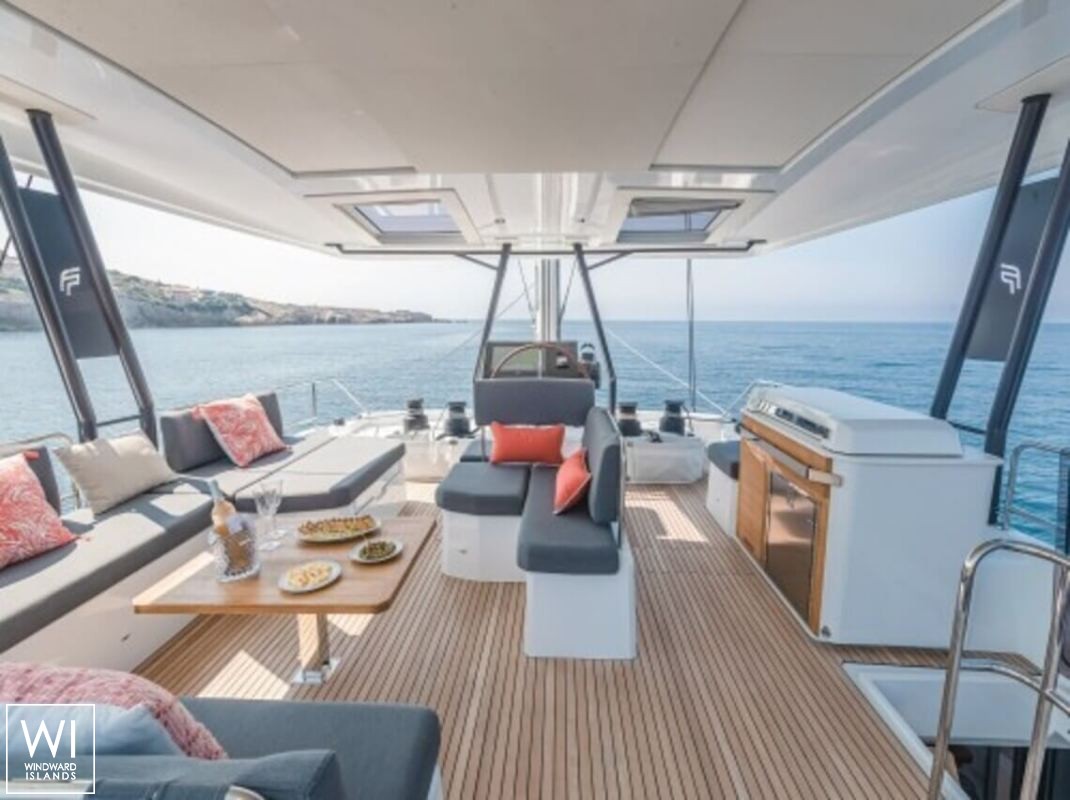 OKINAWA  Fountaine Pajot Samana 59 Interior 8