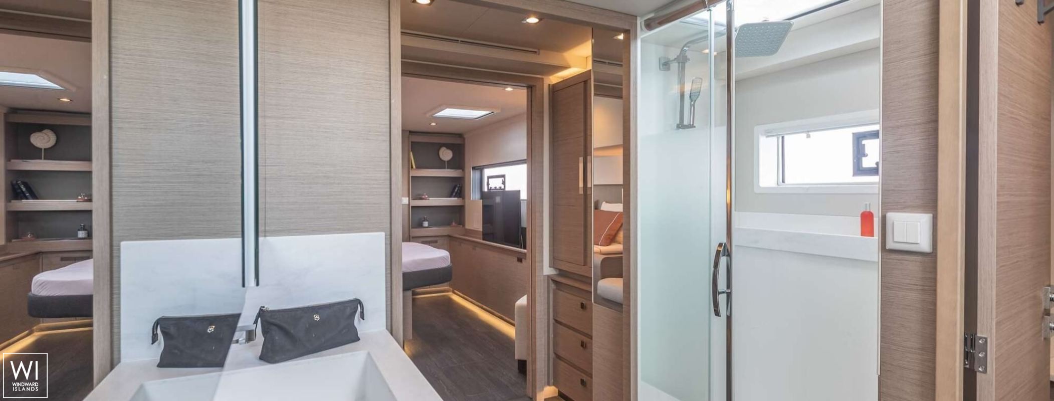 KRAZY KAT  Fountaine Pajot Samana 59 Interior 20