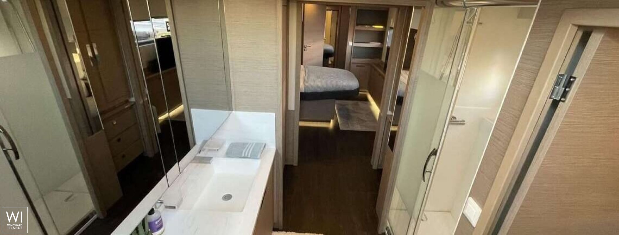 KRAZY KAT  Fountaine Pajot Samana 59 Interior 21