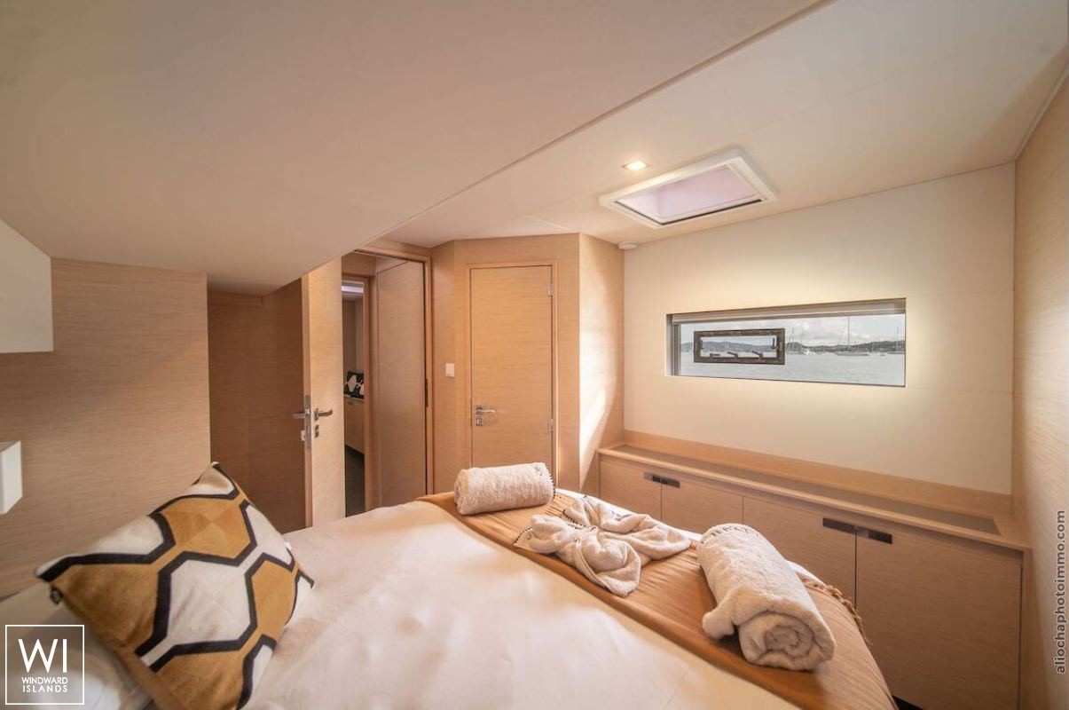 OKINAWA  Fountaine Pajot Samana 59 Interior 2