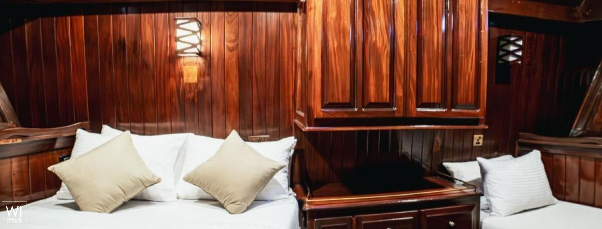 Akoya Pearl    Gulet 30m Interior 16