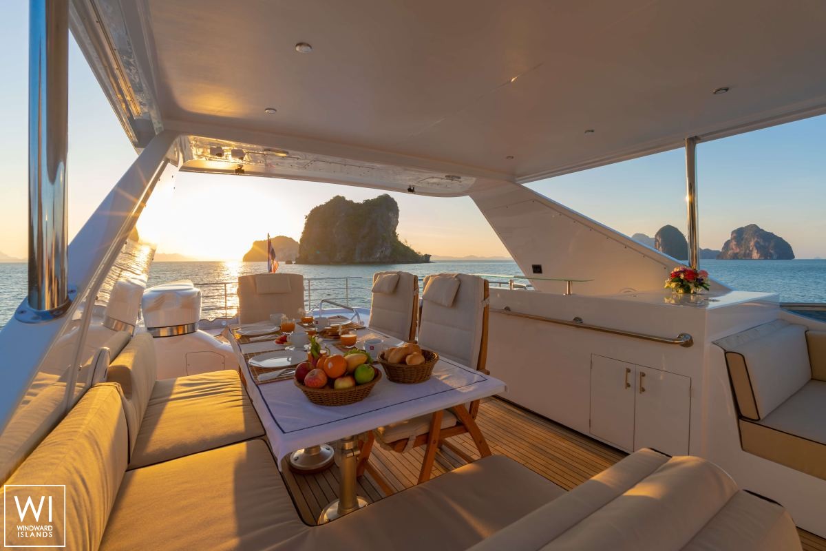 AJAO  Baglietto Yacht 27m Interior 11