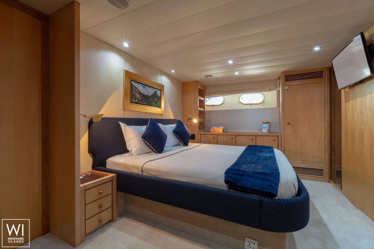 AJAO  Baglietto Yacht 27m Interior 8