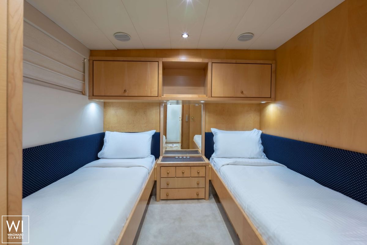 AJAO  Baglietto Yacht 27m Interior 13