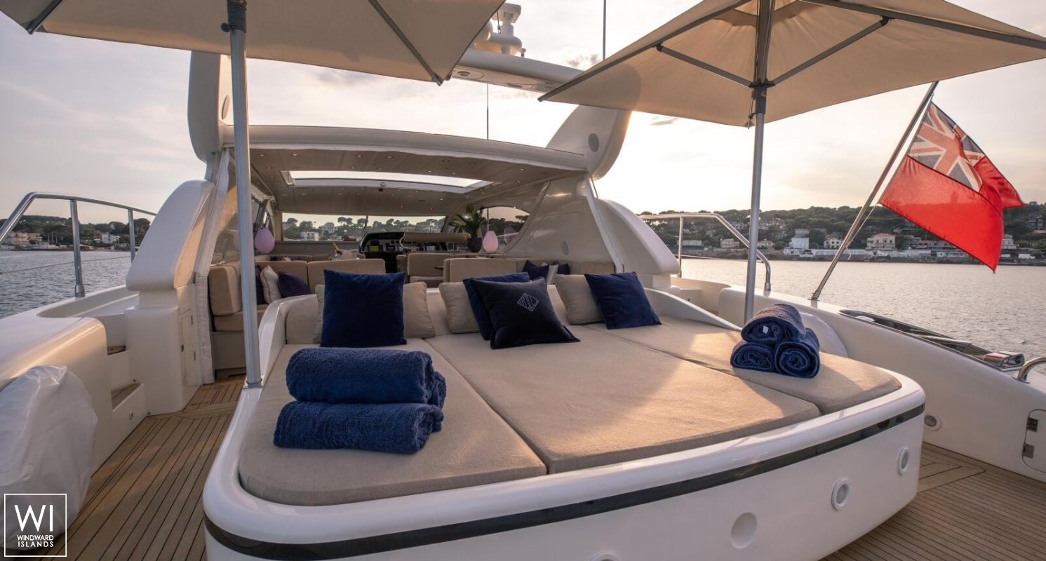 ELLERY A   Leopard Yachts Leopard 24 Interior 8