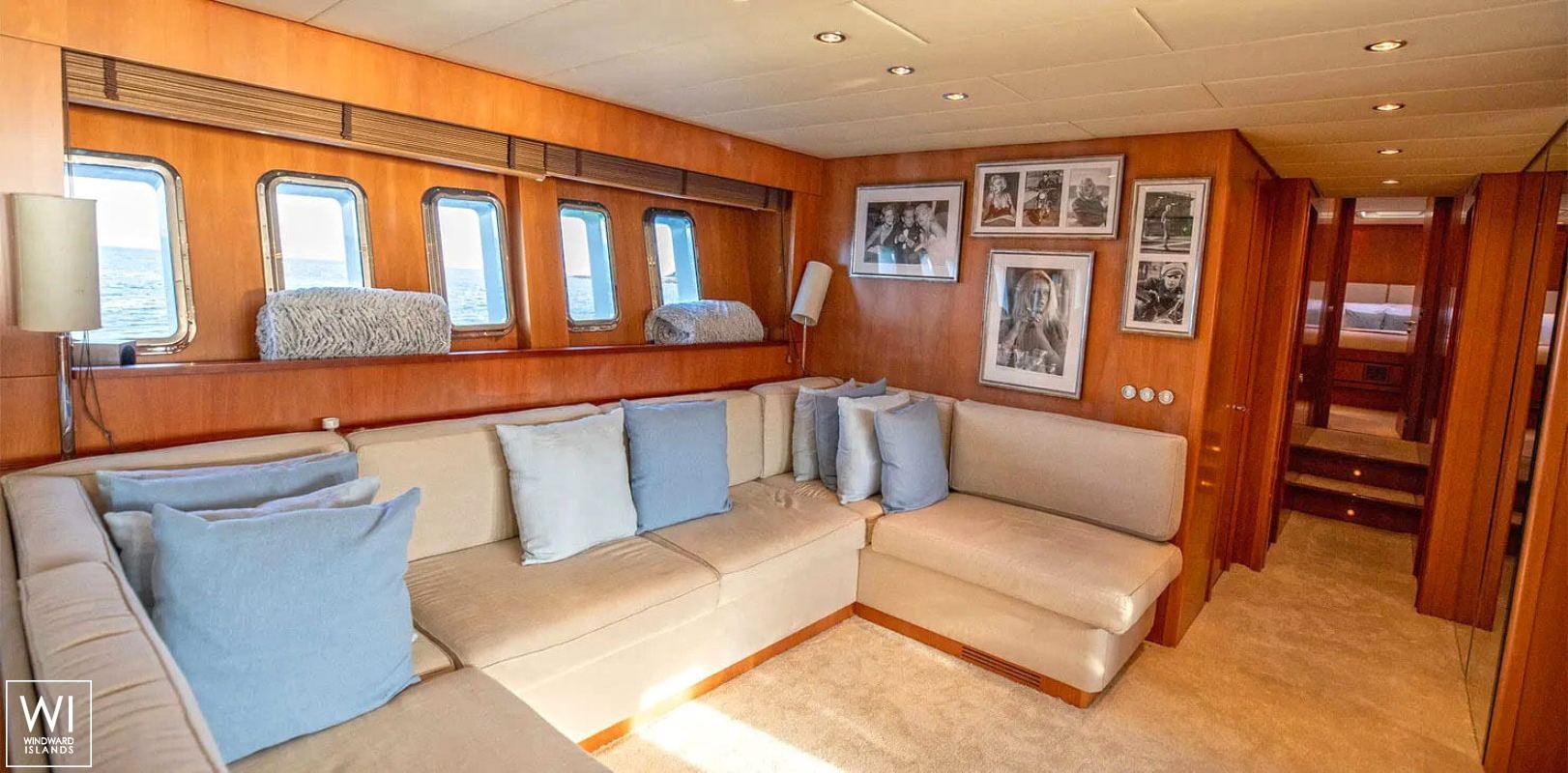 ELLERY A   Leopard Yachts Leopard 24 Interior 12
