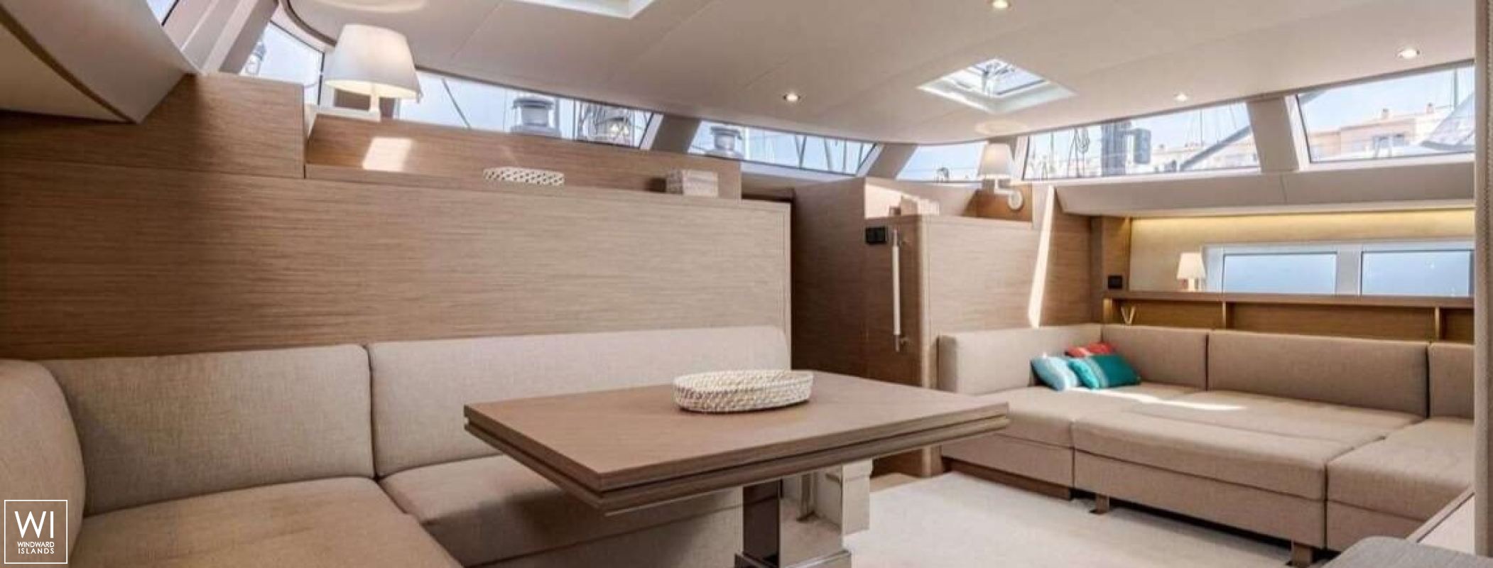 Mahina 3  CNB Bordeaux 21m Interior 9