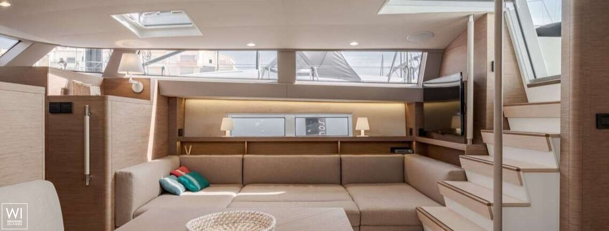 Mahina 3  CNB Bordeaux 21m Interior 10