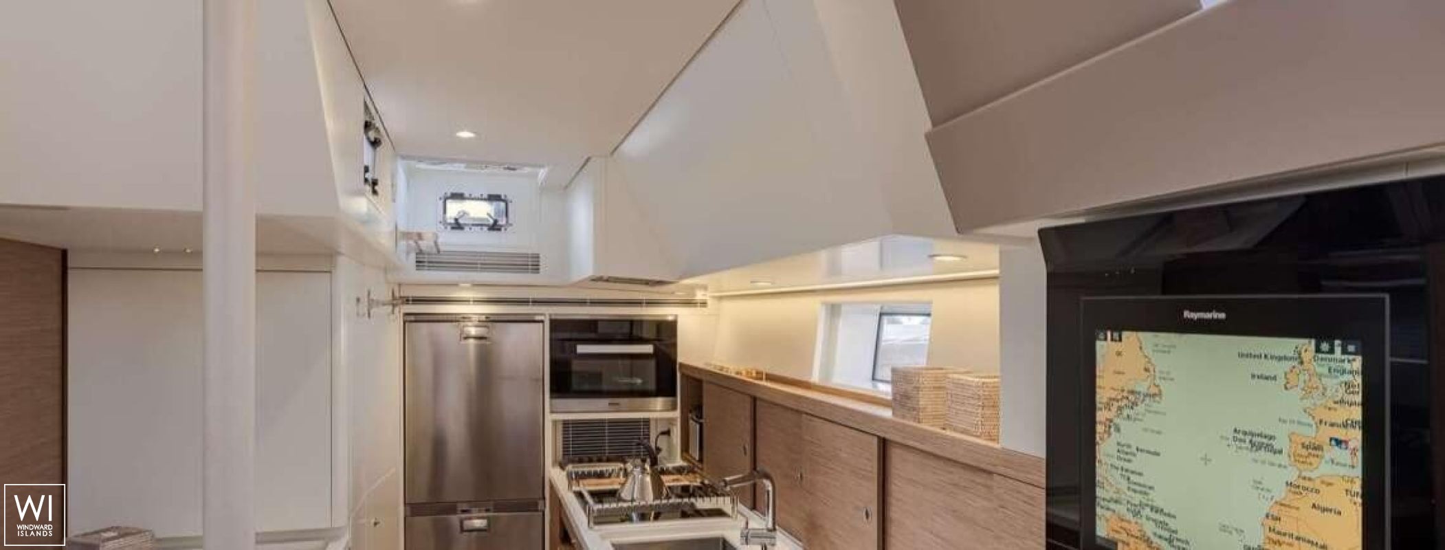 Mahina 3  CNB Bordeaux 21m Interior 11