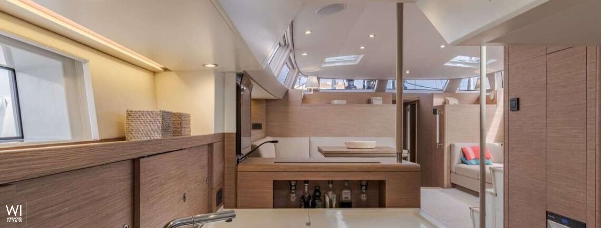 Mahina 3  CNB Bordeaux 21m Interior 12